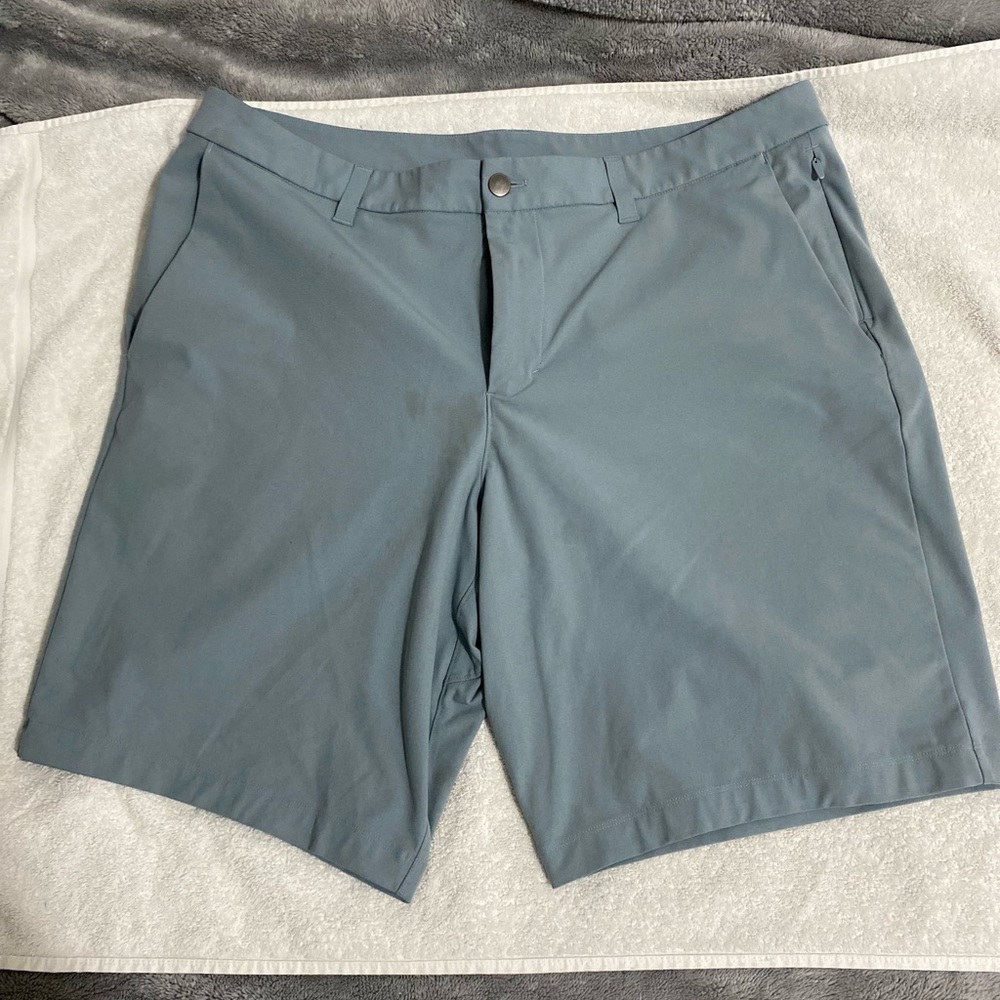 Lululemon shorts, sz 38